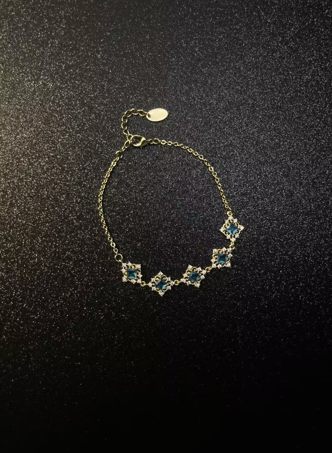 Royal Sapphire Crest - 御纹蓝宝链