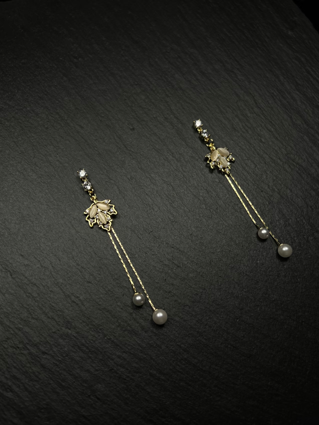 Pearl Tassel Leaf - shaped Earrings
