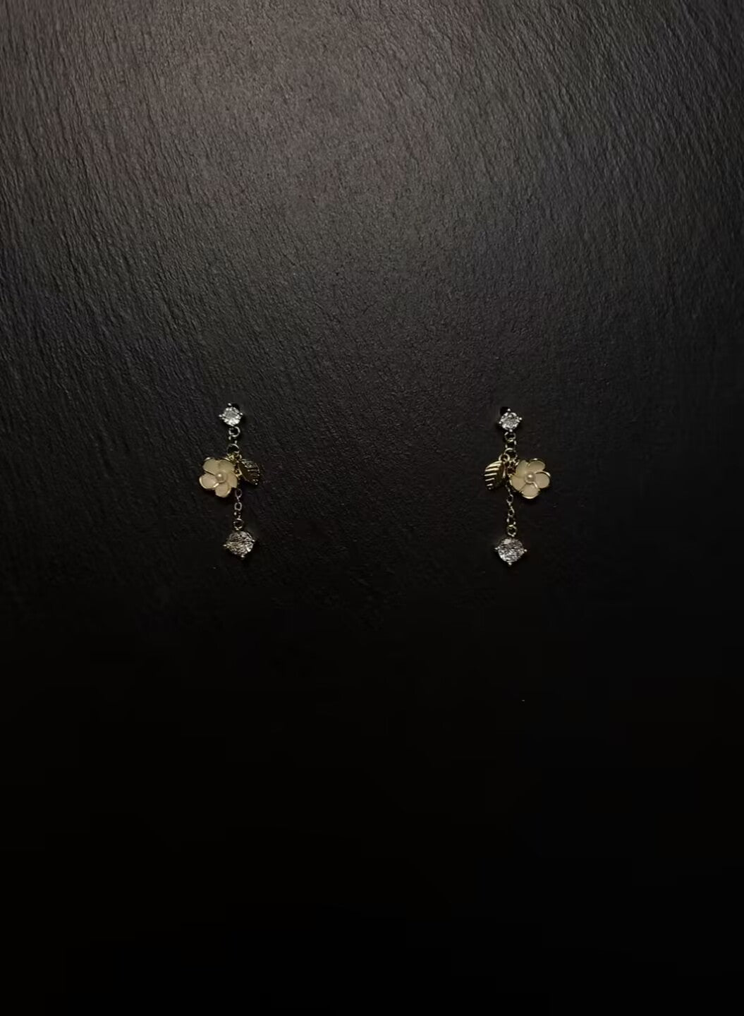 AvoStudio 中古耳饰 Whisper花间蜜语Vintage 中古耳饰 花间蜜语-FloralWhisper