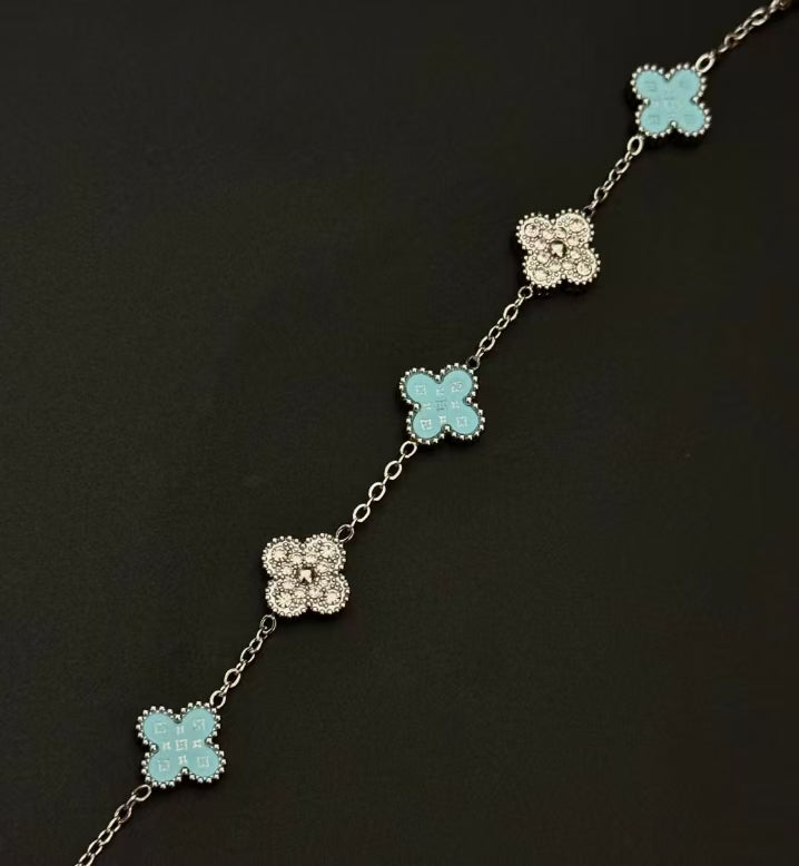 "Trèfle bleu clair" Light Blue Four-Leaf Clover Bracelet