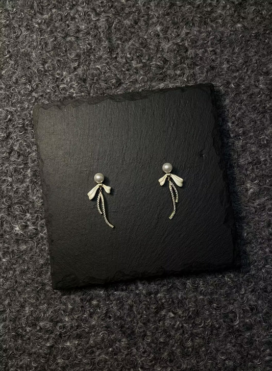 AvoStudio 中古耳饰Ribbon-海风缎语