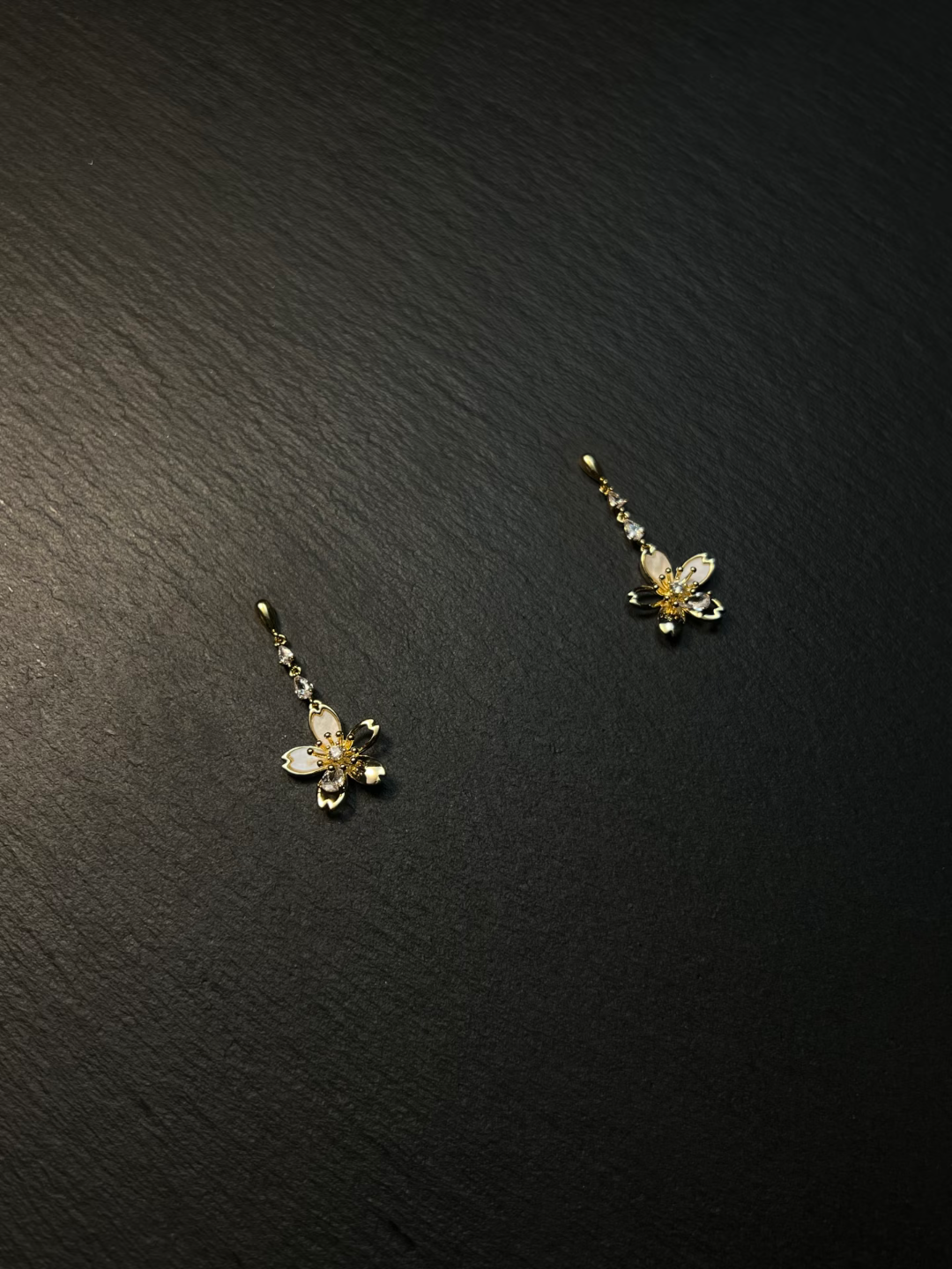 Dewdeop 晨露花瓣 Vintage 中古耳饰