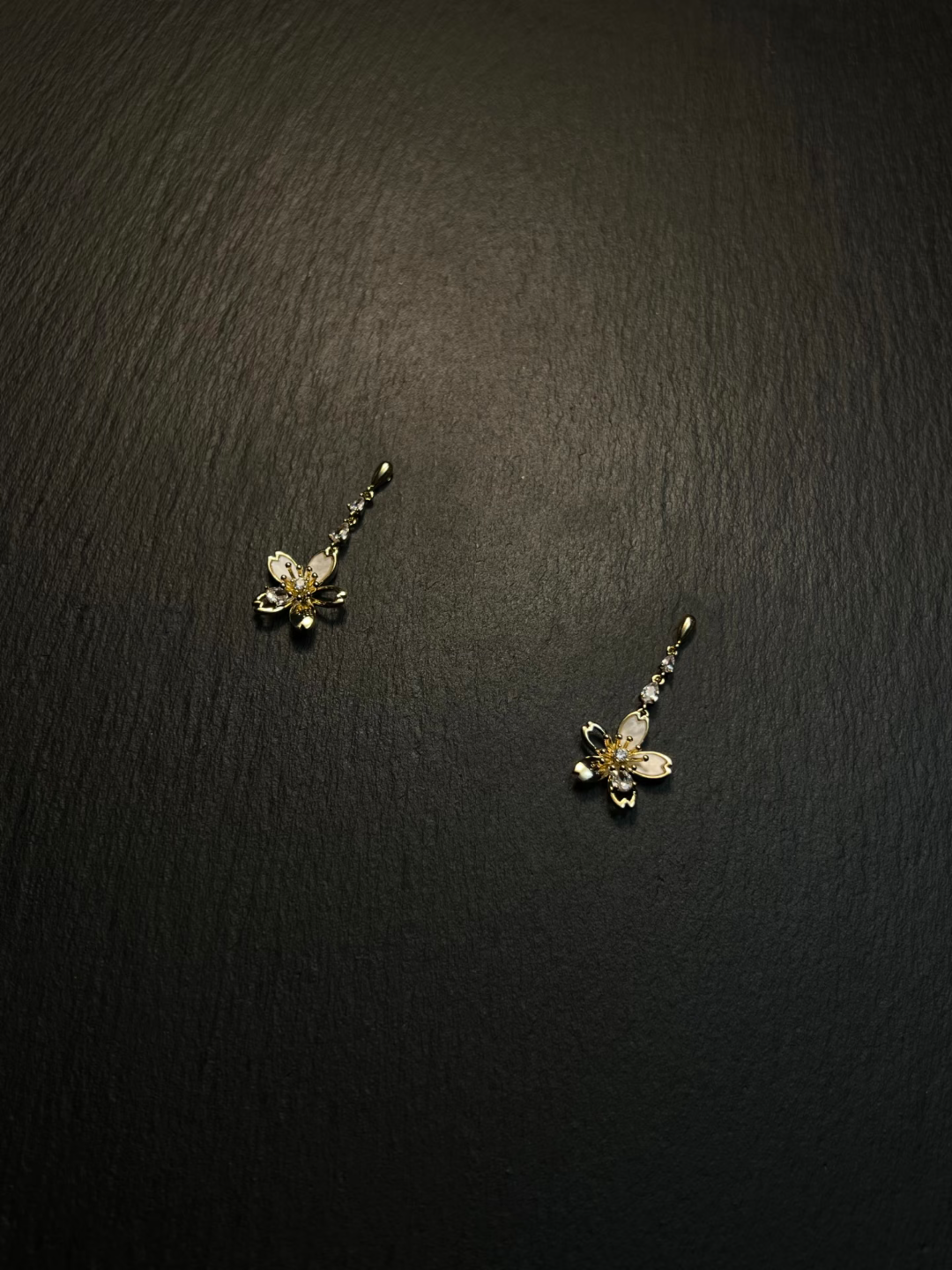 Dewdeop 晨露花瓣 Vintage 中古耳饰