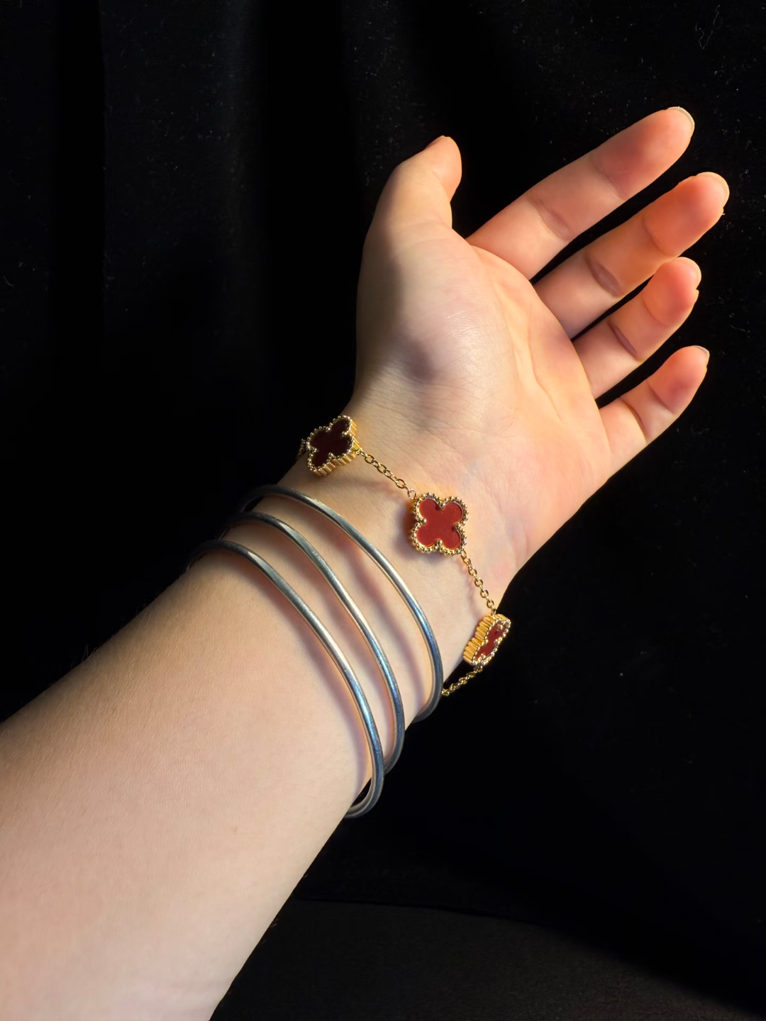 Rose - red Clover - shaped Bracelet