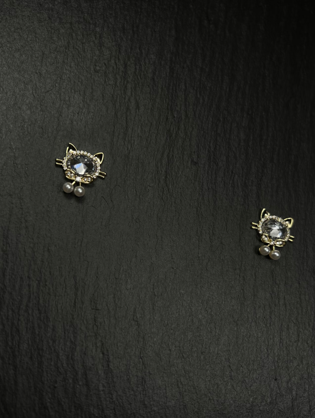 Cat - shaped Diamond Stud Earrings