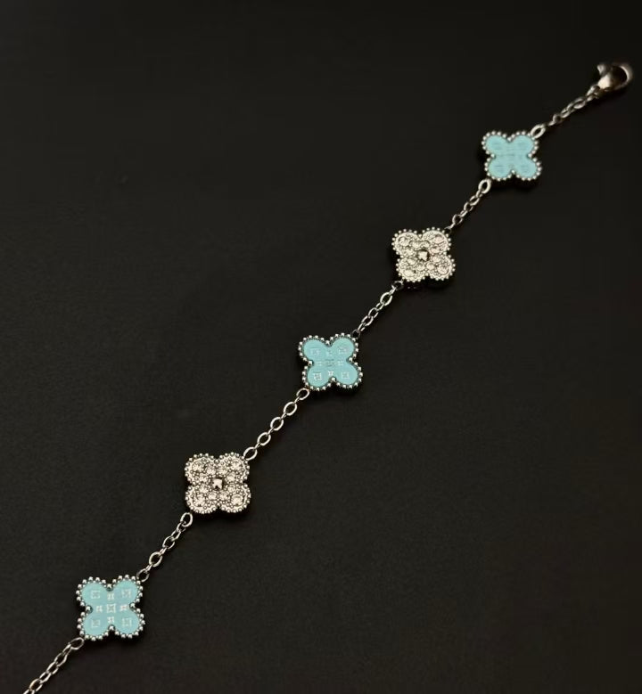 "Trèfle bleu clair" Light Blue Four-Leaf Clover Bracelet